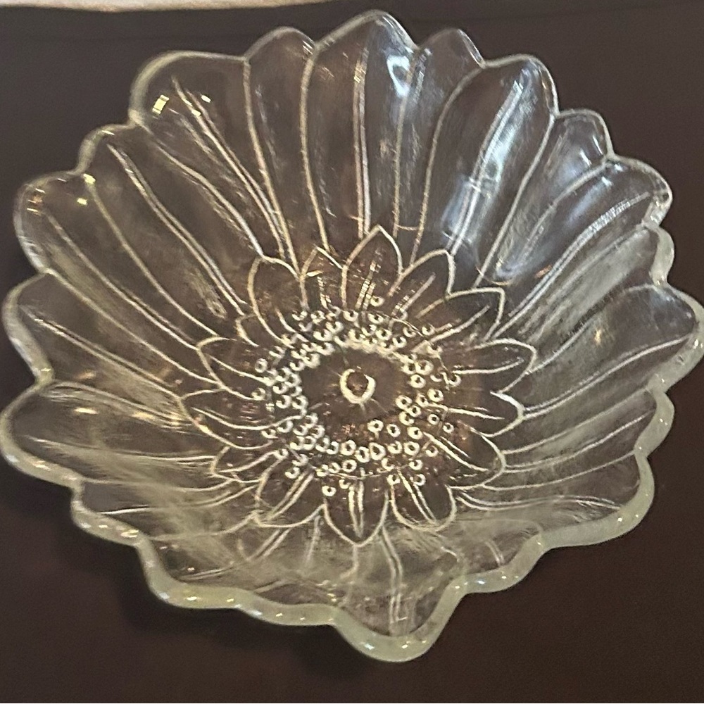 Vintage Indiana Glass Co Sunflower Lily Pons Pattern Bowl Glass 7"